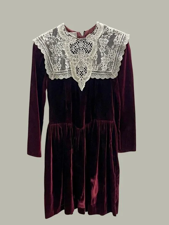 Vintage Gunne Sax Deep Burgundy Velvet Dress w Ivory Lace Yoke, Size Preteen 14 - Picture 1 of 6